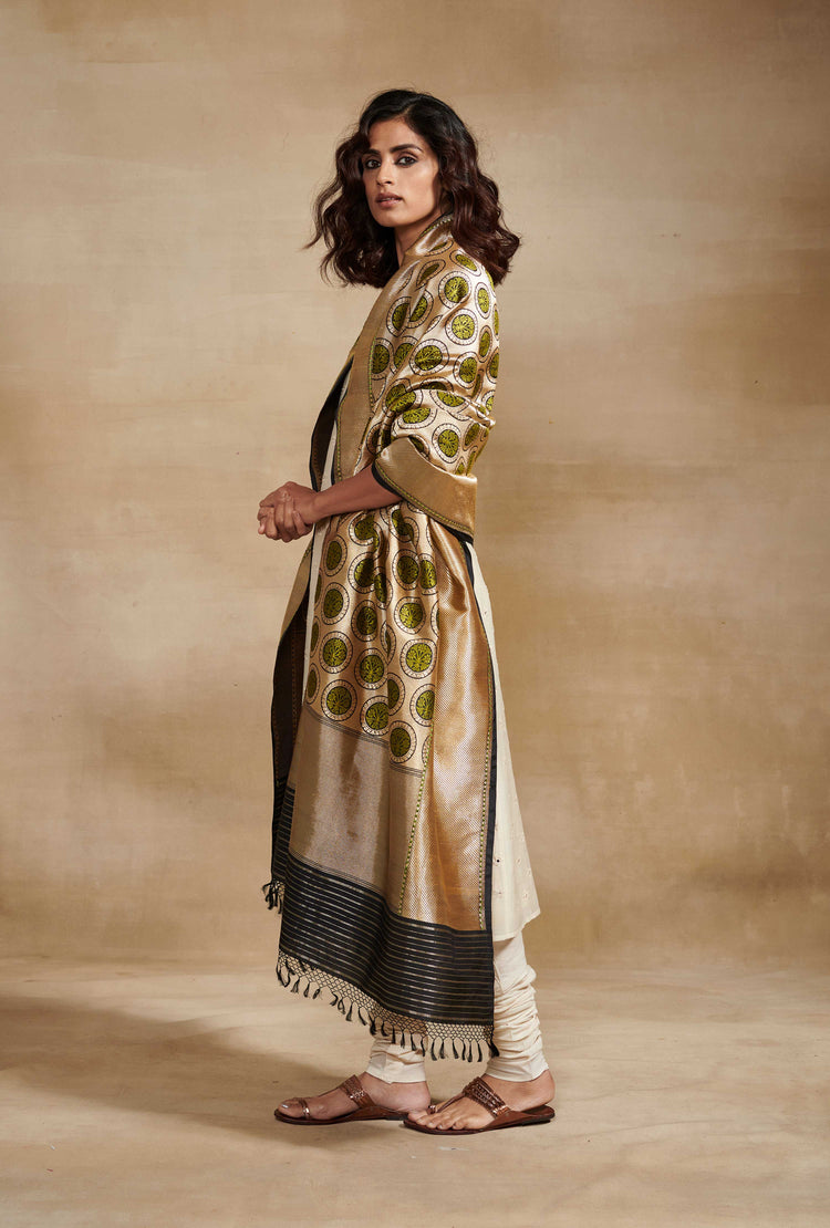 Vasudha (Black)